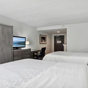 Standard Queen Room Two Queen Beds